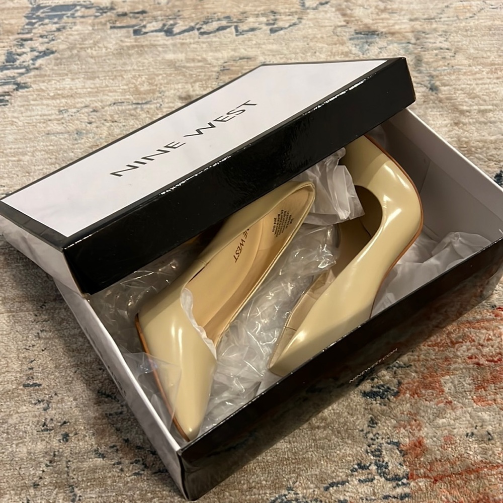 NINE WEST Heels